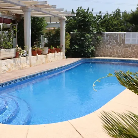 Residencial La Paloma Pensión 3*