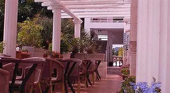 La Paloma I בית הארחה 3*